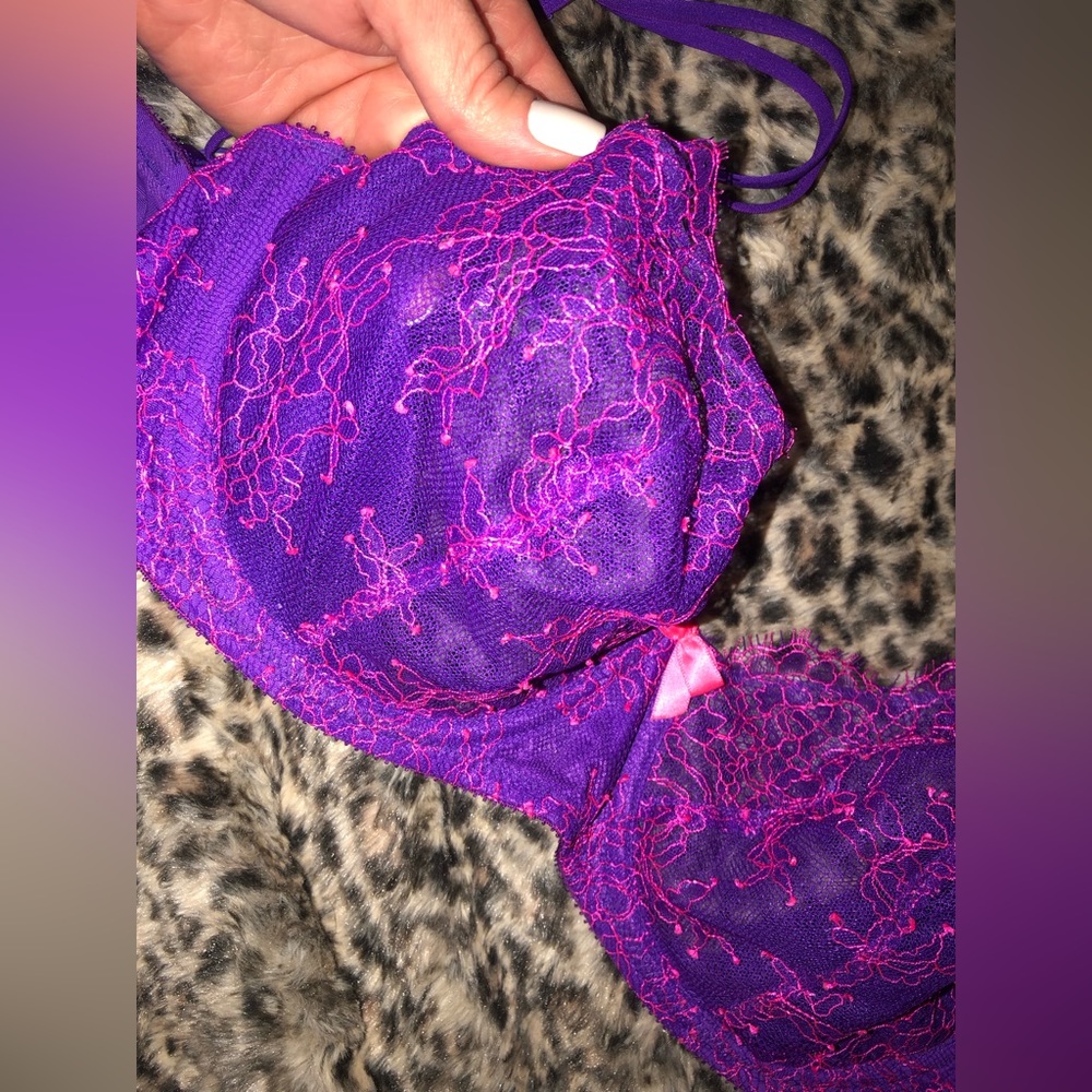 Victorias Secret 34DD Unlined Demi bra like new